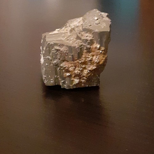 Mineral sample like new, 152 grams, metallic luster