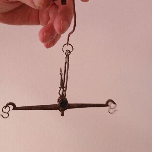 Old measuring tool used, missing weights