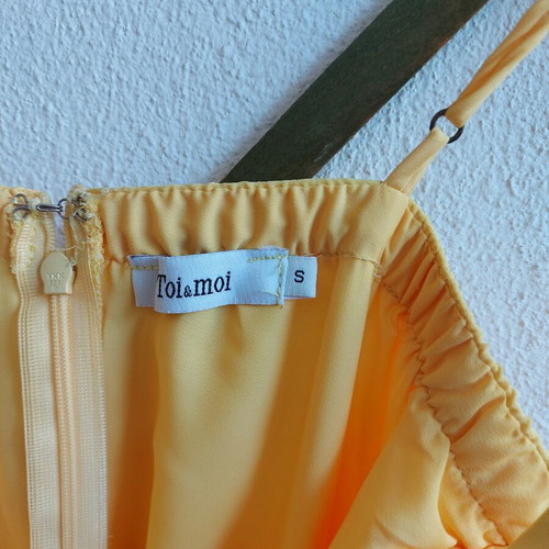 Yellow short dress used, size Small with adjustable straps