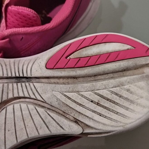 Saucony Kinvara 13 running shoes used, size 44.5, white and pink