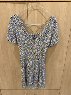 Floral mini dress Pull & Bear σαν καινούργιο, μπλε με μαργαρίτες