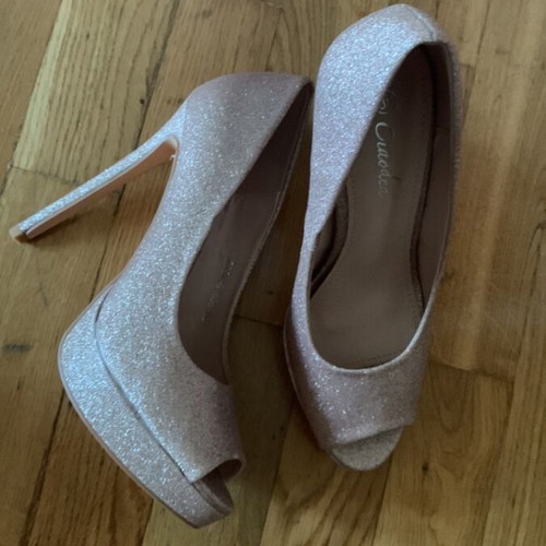 Peep toe shoes unique shine new, size 39