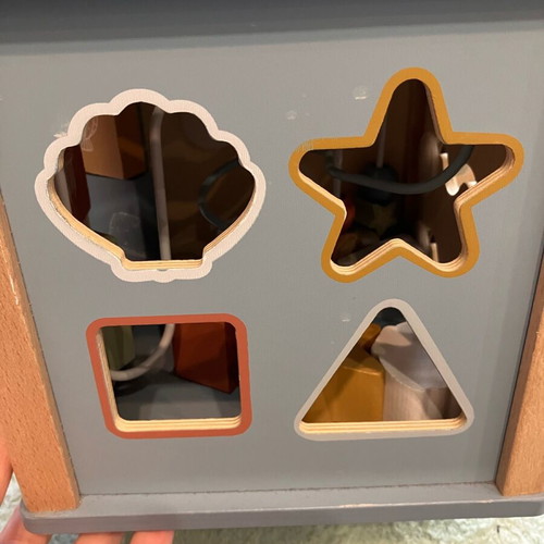 Little Dutch activity cube used