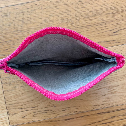 Small Koku Concept Cactus wrist bag used, silver/fuchsia