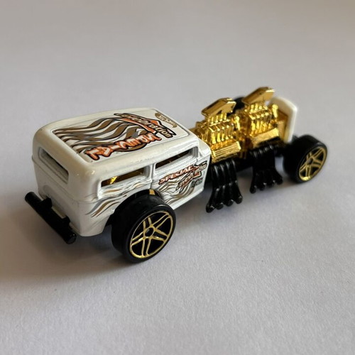 Hot Wheels 2003 Way 2 Fast White Gold used