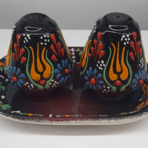 Handmade salt and pepper set new