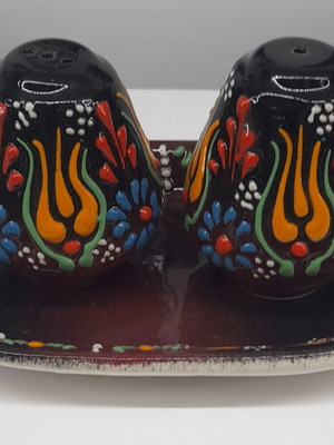 Handmade salt and pepper set new