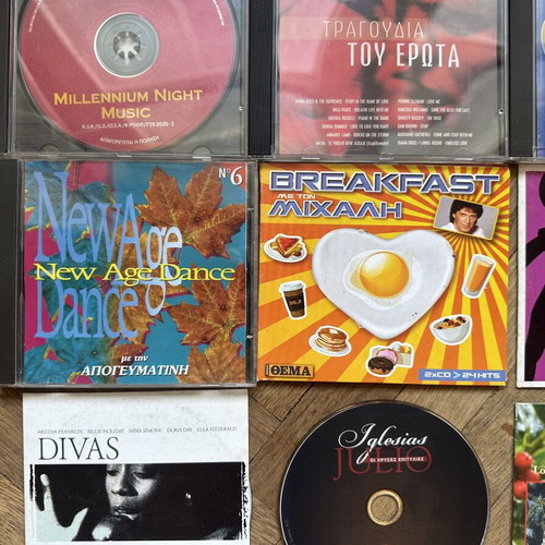 Music CDs like new, pack of 12