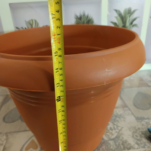 Plastic flower pots brown like new, pack of 6, 45x37 without saucers