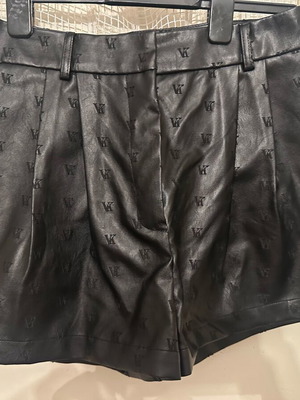 Vassia Kostara leather shorts like new, size medium
