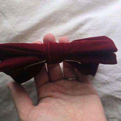 Velvet bow tie burgundy with clip used