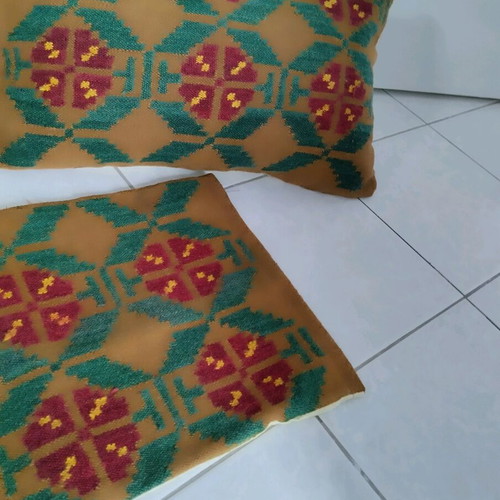 Traditional woven pillows like new, set of 2, 55x35 cm