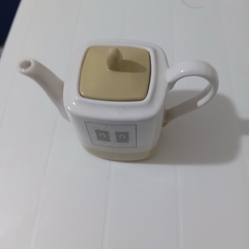 Tea or coffee set like new with 6 cups and accessories