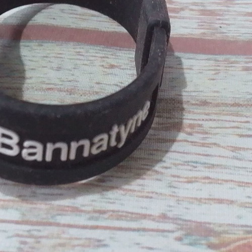 Bannatyne magnetic silicone bracelet like new, black