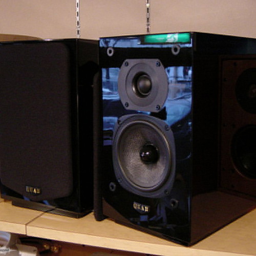 Quad 11L bookshelf speakers, black lacquer