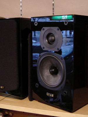Quad 11L bookshelf speakers, black lacquer