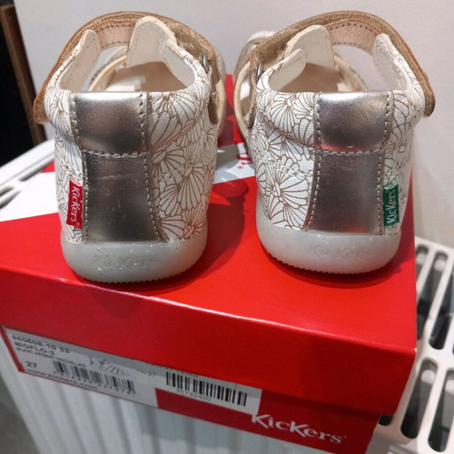 Kickers sandals used, size 27, white with gold details