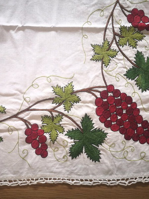 Tablecloth 150x150 and 60x60 doily handmade with grape embroidery and cutwork, new