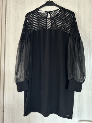 Toi&Moi black dress with transparent sleeves like new, size medium