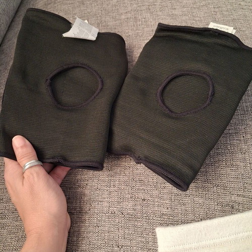 Macron Tulip Kneepad pair like new, black, medium size