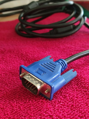 VGA cable used 15pin for monitors and projectors
