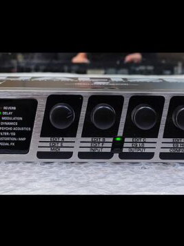 Behringer FX2000 3D Multi-engine Effects Processor like new