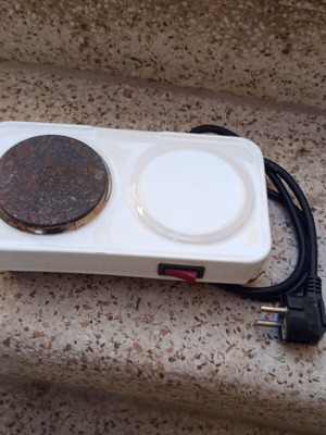 Electric hot plate for coffee
