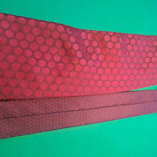 Silk tie like new with motif