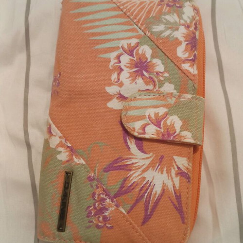 Dakine women's wallet like new, green and orange