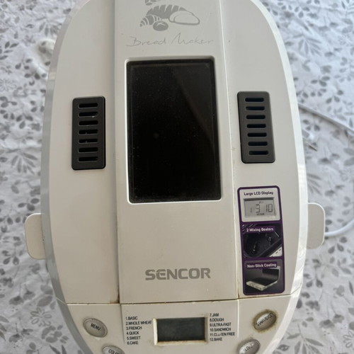 Sencor bread maker with 1.35 kg capacity