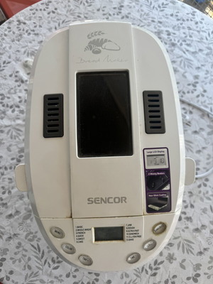 Sencor bread maker with 1.35 kg capacity