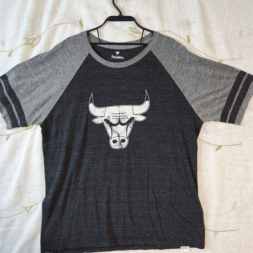 Fanatics Chicago Bulls T-shirt like new, size XL, NBA