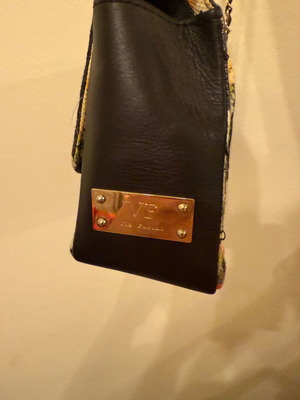 VF floral bag like new, quilted floral shoulder multicolor