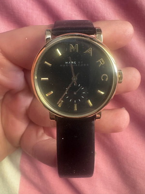 Marc Jacobs watch with leather strap like new, black