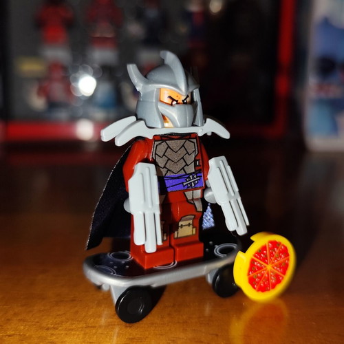 Shredder figure from Teenage Mutant Ninja Turtles series, like new