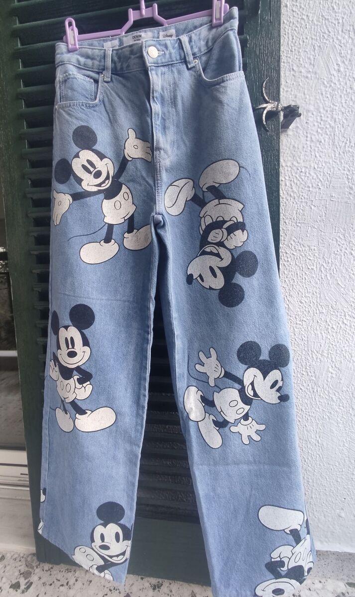 Bershka Mickey Mouse Jeans Like New,… - € 28,00 - Vendora.cy