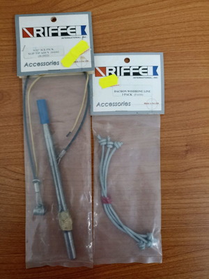 Riffe dolphin spear new with detachable head and two wishbone feathers