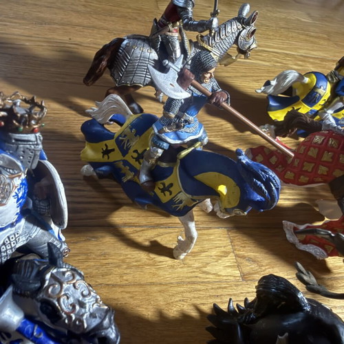 Papo medieval figures and Schleich pack of 21 used