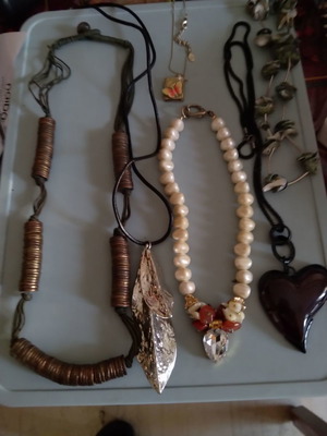 Bijou necklaces pack of 6 with stones, rhinestones, shells, copper and metals