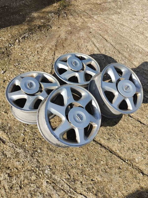Nissan Primera 15' Alloy Wheels like new
