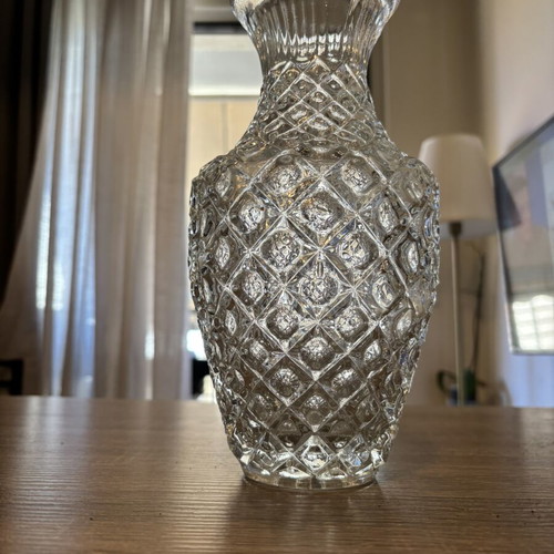 Glass vase with beautiful design like new