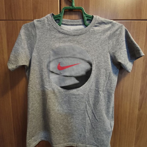 Nike short-sleeve T-shirt with Dri-FIT technology, size 146 cm