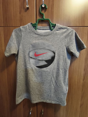 Nike short-sleeve T-shirt with Dri-FIT technology, size 146 cm