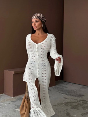 Elegant knitted dress with mother-of-pearl buttons new, white and blue