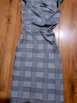 Εlegant dress σε μαύρο και άσπρο ριγέ, σαν καινούργιο