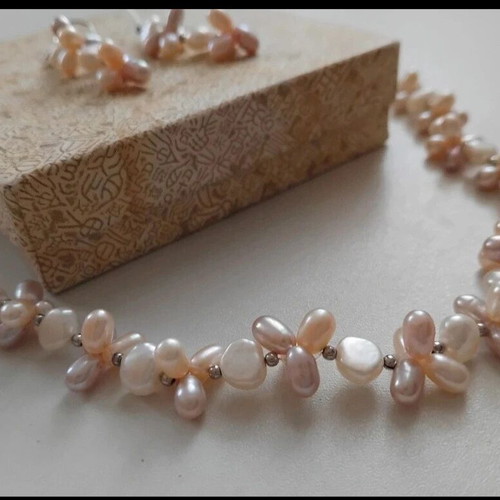 Jewelry set with pearls new, vintage, beige and pink