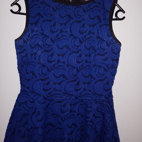 Desiree lace evening blouse like new, sleeveless with flounces