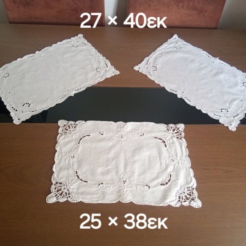 White doilies like new, set of 3 with lace trim