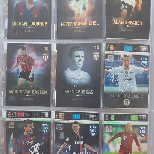 FIFA 365 2015-2016 Adrenalyn XL album with cards like new