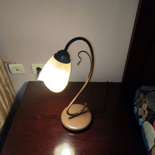 Table lamp with opaline glass like new